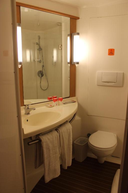 Hotel Ibis Shenyang Tiexi Kamer foto